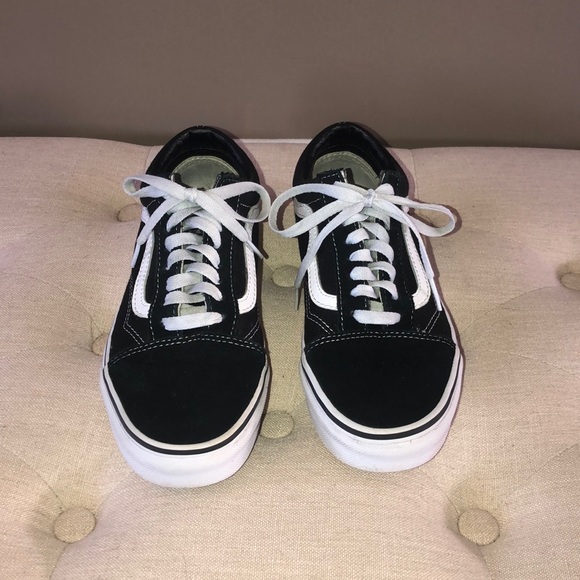 womens old skool vans black and white